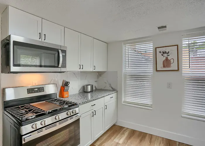 Troy Hill 2d Stylish Private Bedroom With Shared Bathroom * Pittsburgh